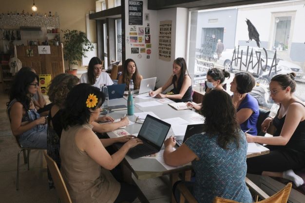 Construyendo una economía feminista, memorias de nuestro encuentro en Oporto